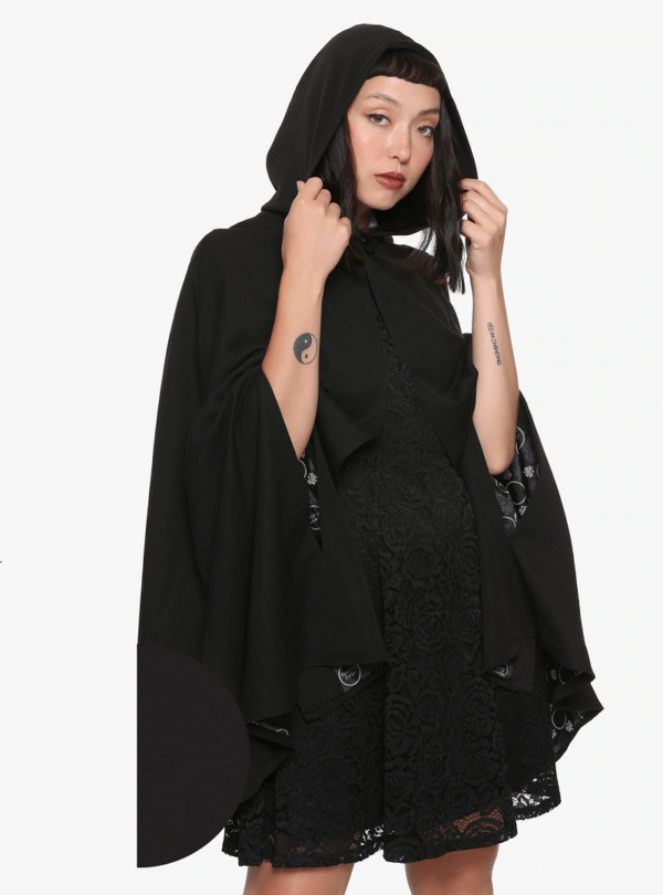 Riverdale Veronica Lodge Hooded Cape Hot Topic Exclusive